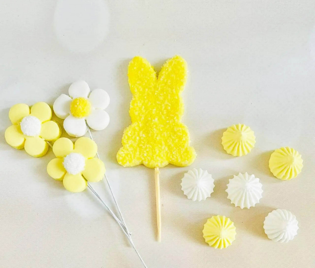 Сахарное украшение "Зайчик желтый"