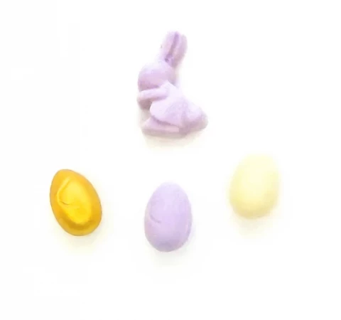 Шоколадний декор “Пасхальний зайчик з яєчками” лаванда