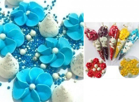 Набор меренга с цветами и посыпкой голубая