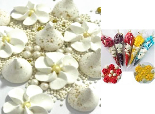 Набор меренга с цветами и посыпкой белая