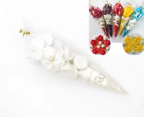 Набір меренга з квітами та посипкою біла