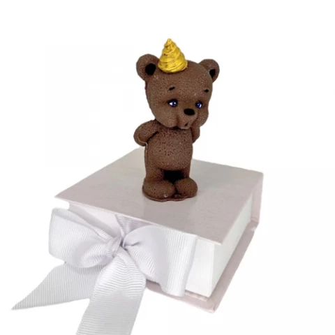 Шоколадна фігурка “Ведмедик, що задуває свічку коричневий”