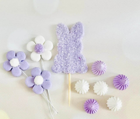 Сахарное украшение "Зайчик лавандовый"