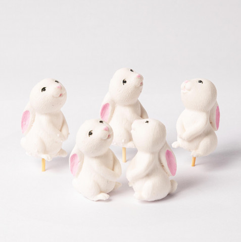 Сахарное украшение "Кролик на зубочистке" 1шт
