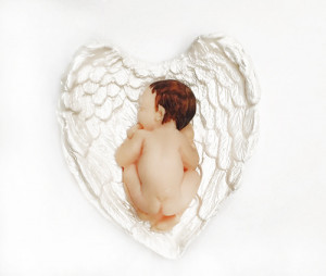 Сахарное украшение Малыш на крыльях