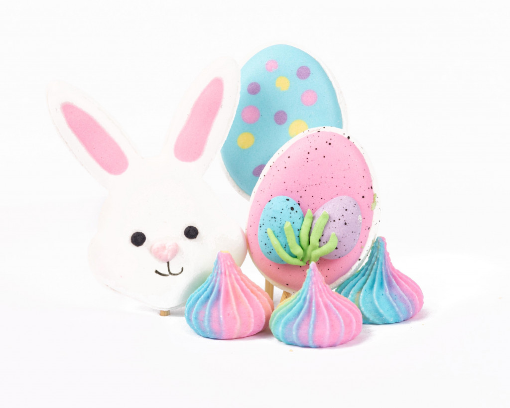 Сахарное украшение "Зайчик и радуга"